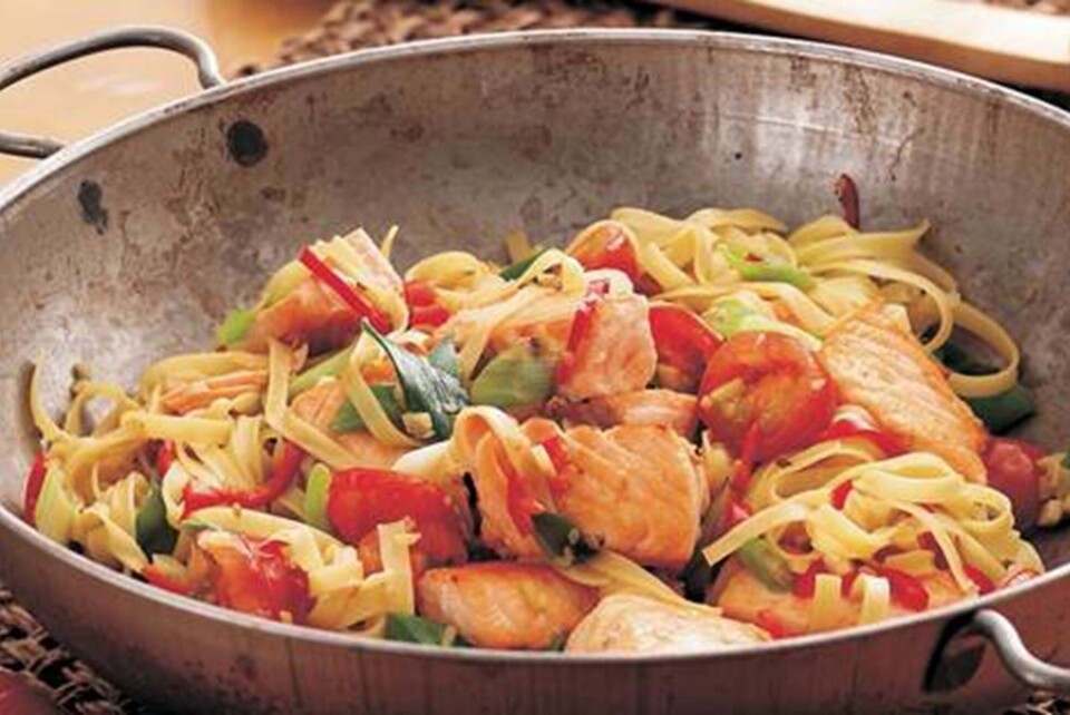 Laksepande med nudler