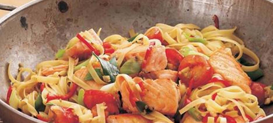 Laksepande med nudler