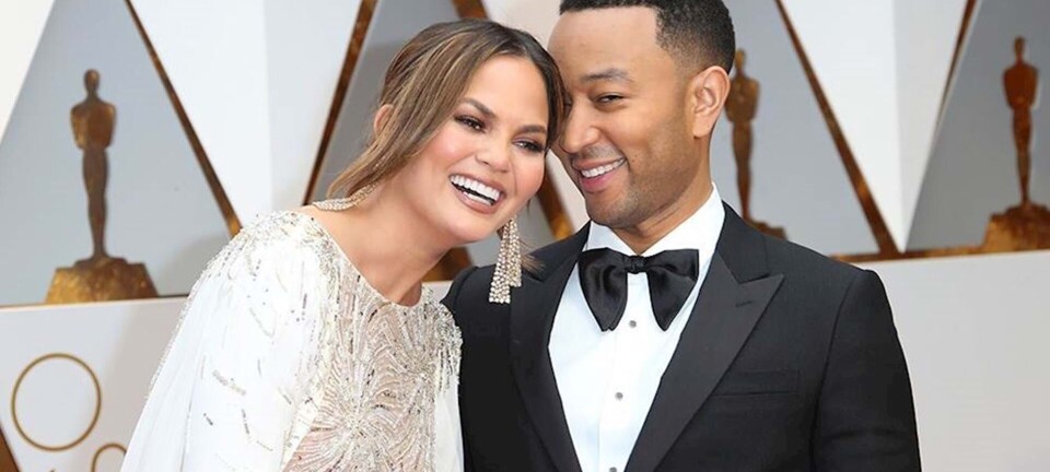 John Legend taler ud om sin kones fødselsdepression