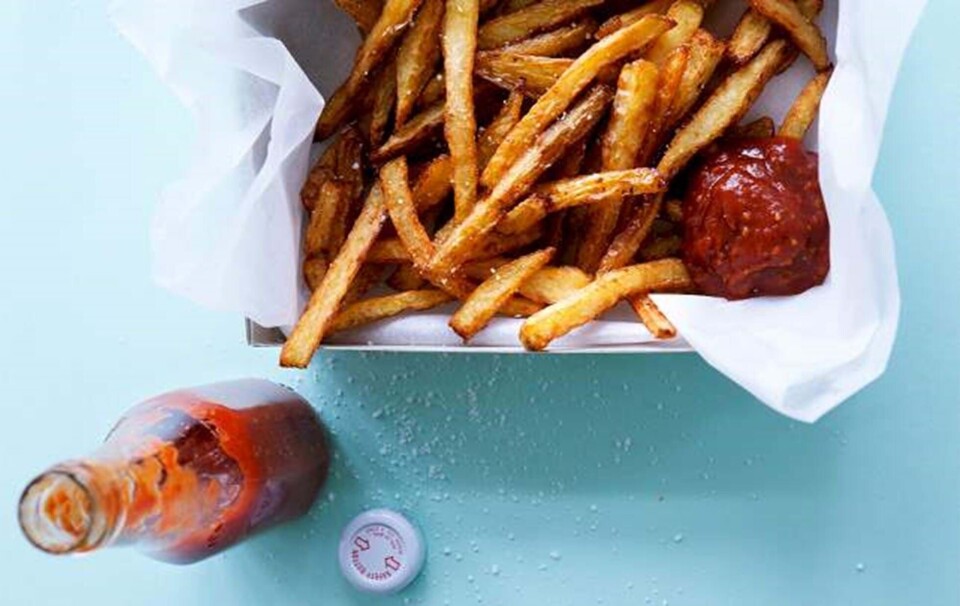Opskrift på fritter med hjemmelavet ketchup på bagte tomater