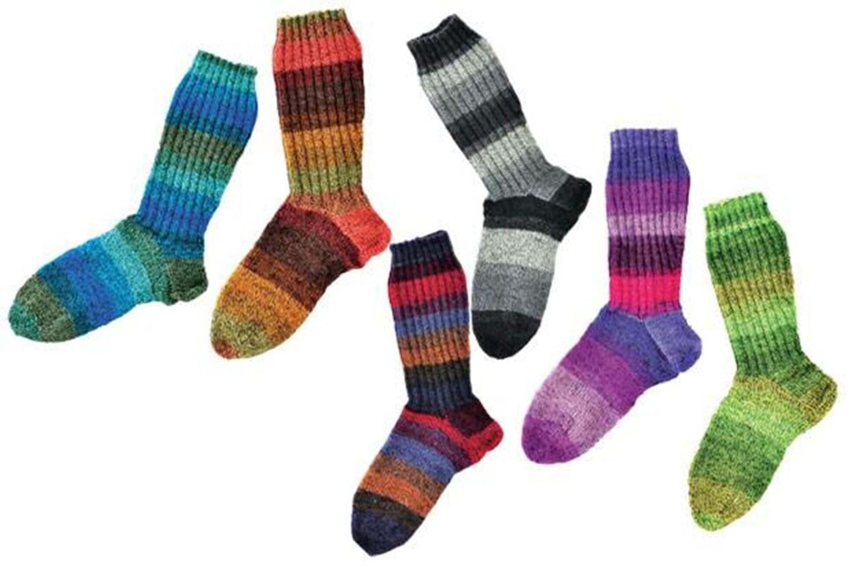 Strik selv: Langskaftede strømper med søde striber