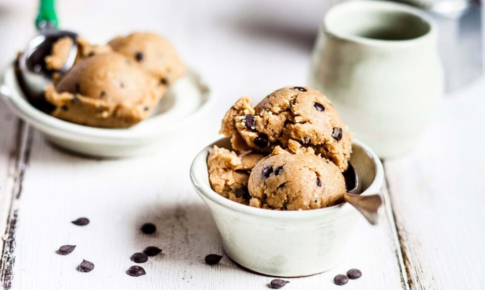 Nu kan du selv lave Ben & Jerry’s cookie dough kugler