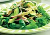 Kyllingesalat med agurk, avocado og kapers