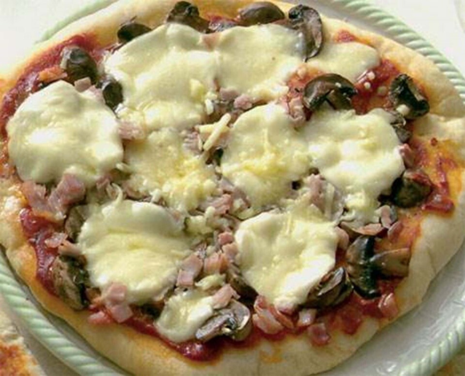 Pizza med svampe og marinerede auberginer