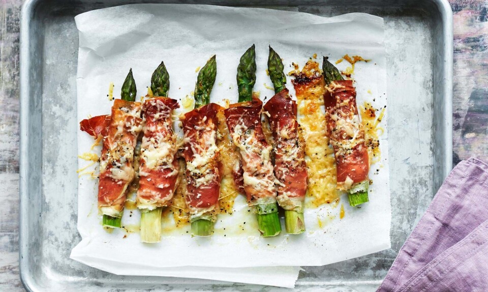 Asparges med ricotta og parmaskinke