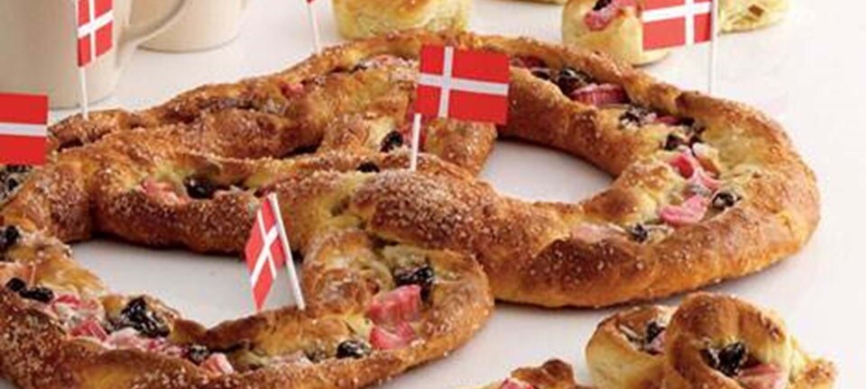 Fødselsdagskringle med rabarber og solsikkekerner