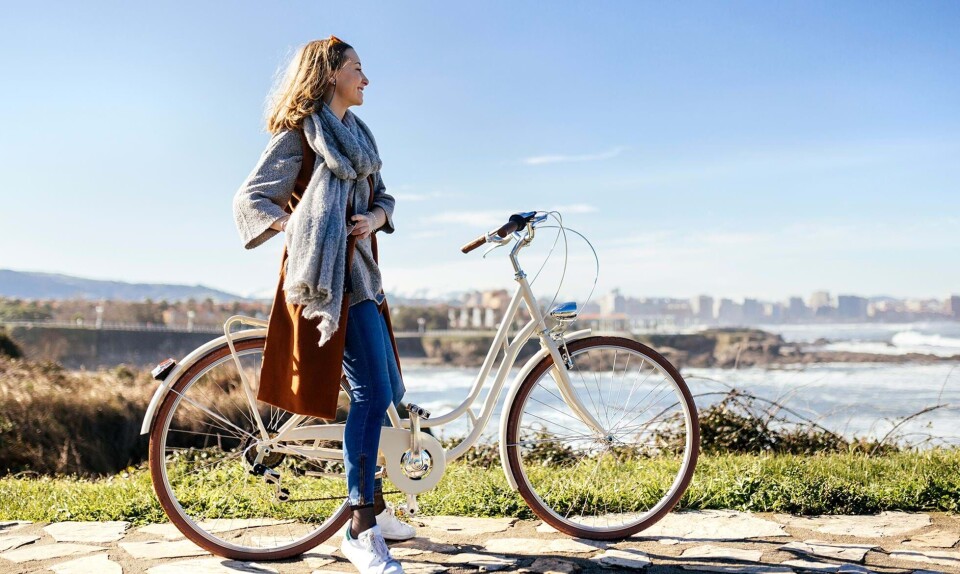 Billede 1 - Kvinde på cykel