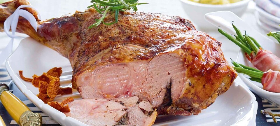 Lammekølle med flødekartofler og bacon-bønner