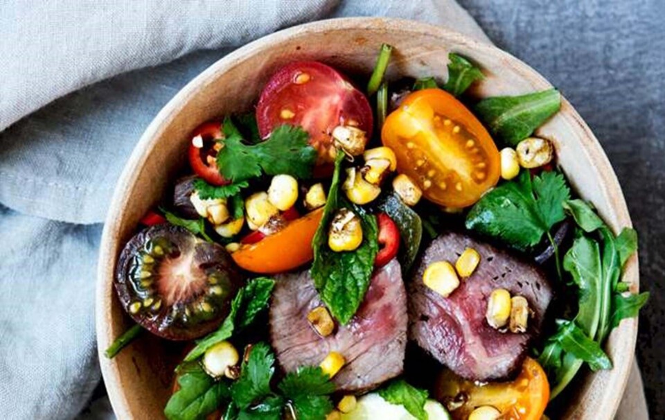 Opskrift på tomatsalat med oksekød, chili og majs