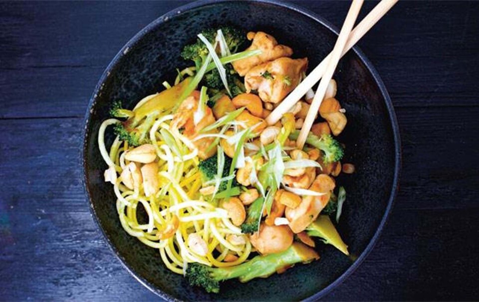 Kylling cashew med grønsagsnudler