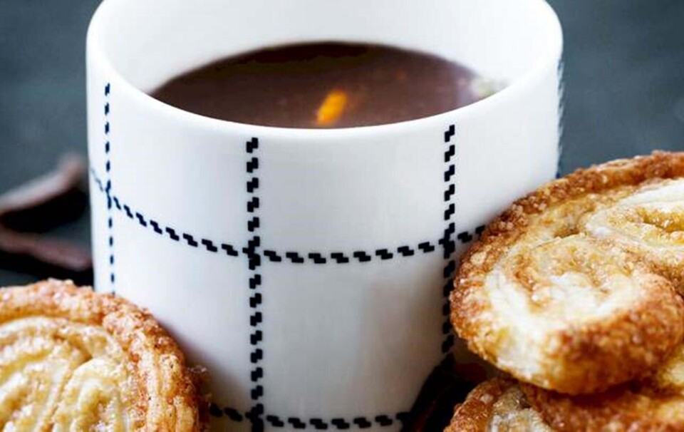 Orange chokodrik med kanelsløjfer