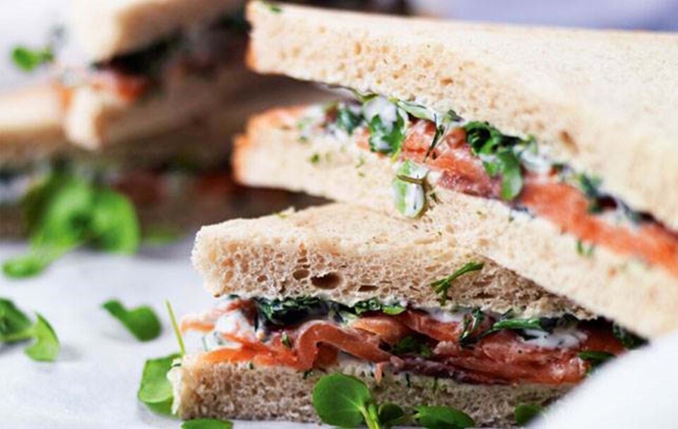 Laksesandwich med tatarsauce