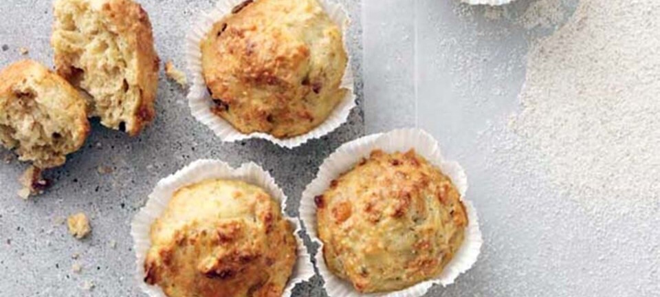 Muffins med parmaskinke og ost