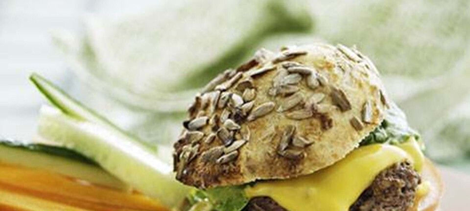 Ostegratineret bøfsandwich