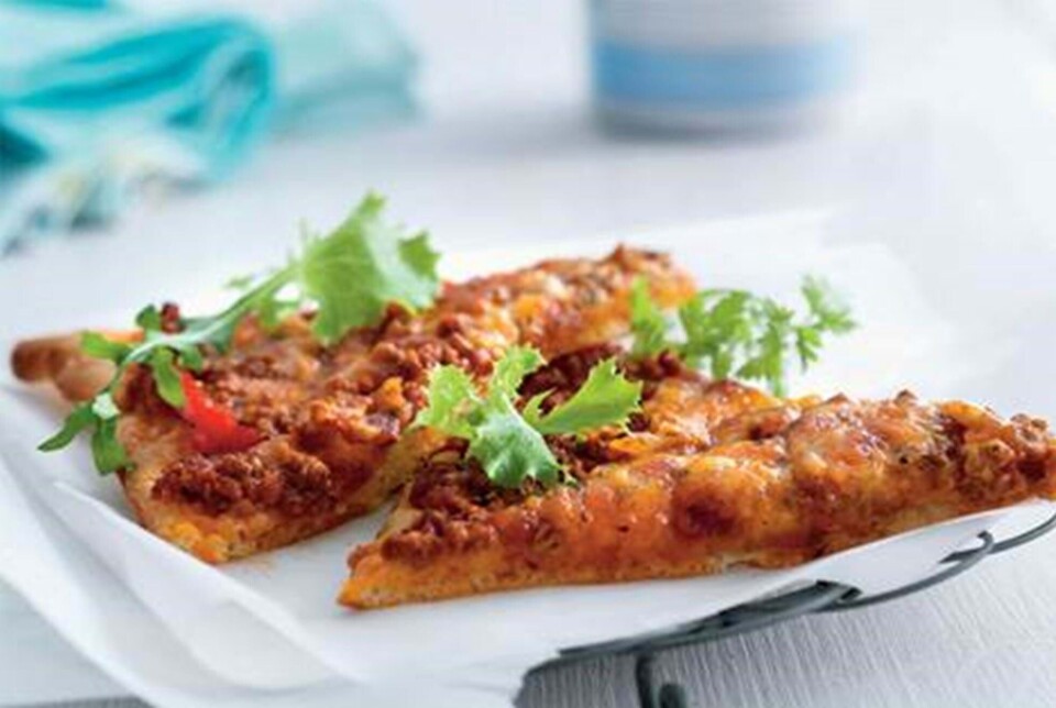 Pizza med oksekød og peberfrugt