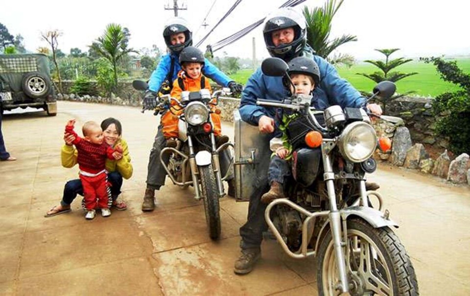 Motorcykelferie: Far, mor & børn i Vietnam