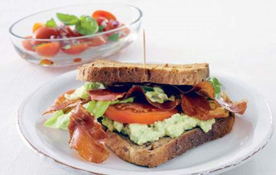 Sandwich med skinke og avokado
