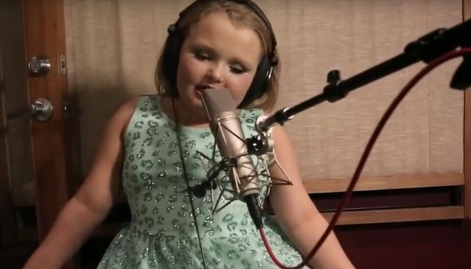 Baby Boo Raper SAY WHAT! Honey Boo Boo springer ud som rapper