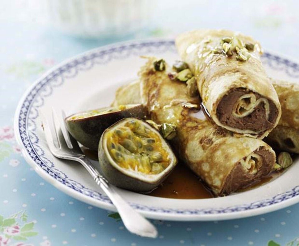 Pandekager med chokomousse og passionsfrugt