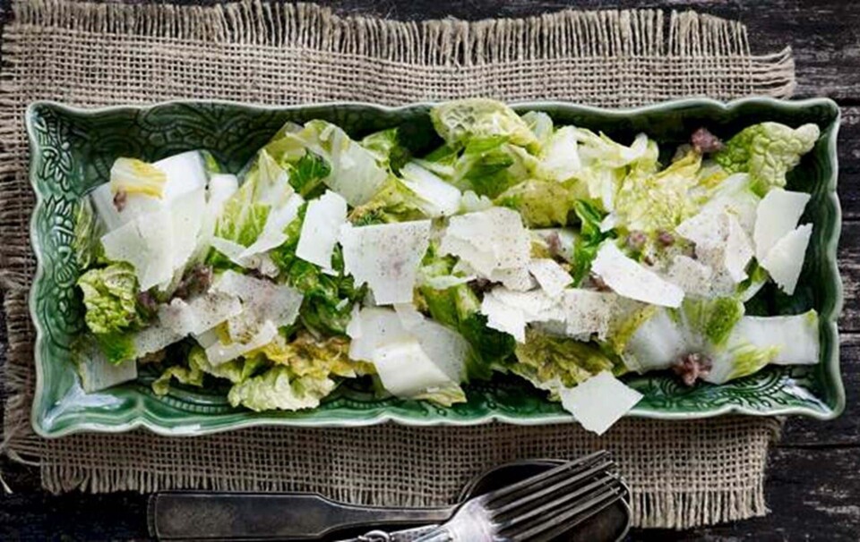 Kinakål med ansjoser og pecorino