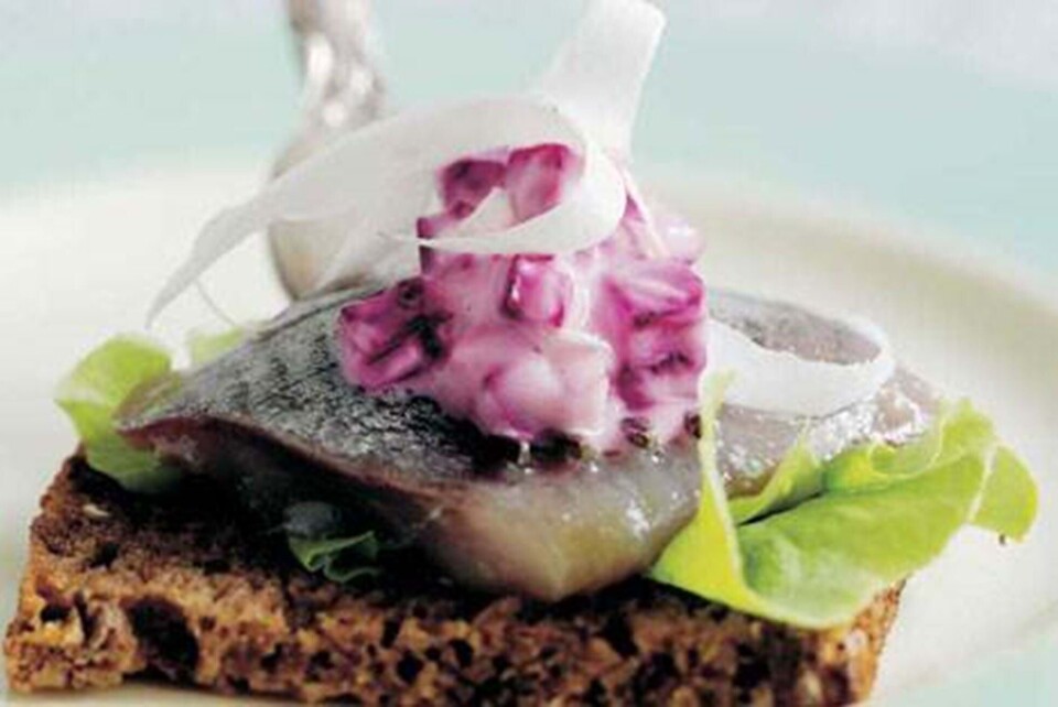 Sild med peberrod og rødbede