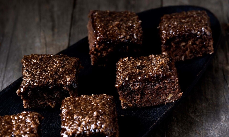Banankage med grov chokolade-kokos-glasur