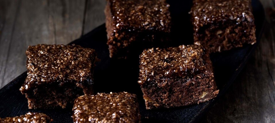 Banankage med grov chokolade-kokos-glasur