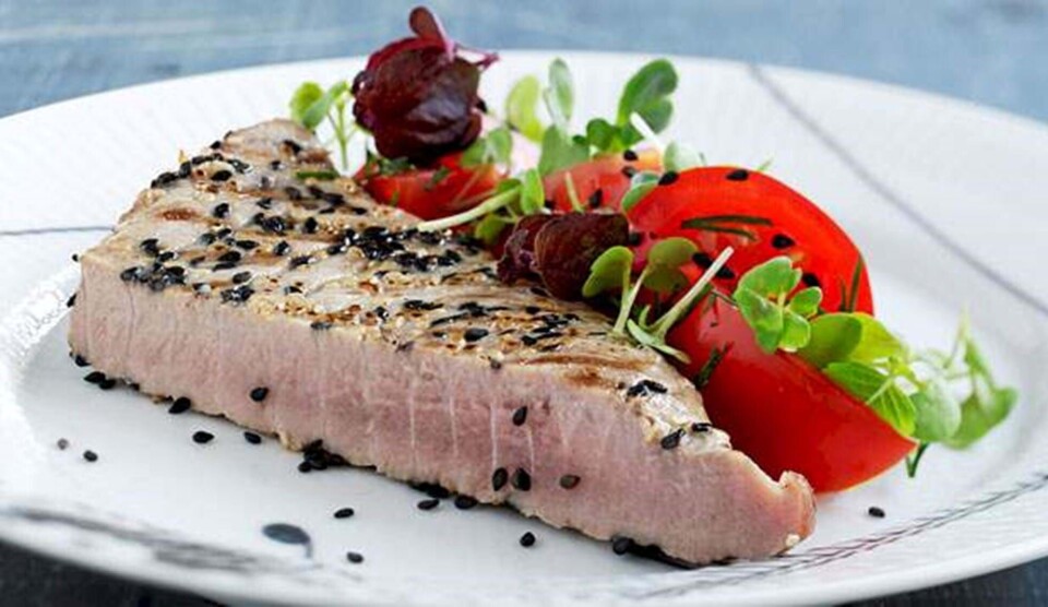 Billede 1 - Opskrift på sesamstegt tun og grøn tomatsalat
