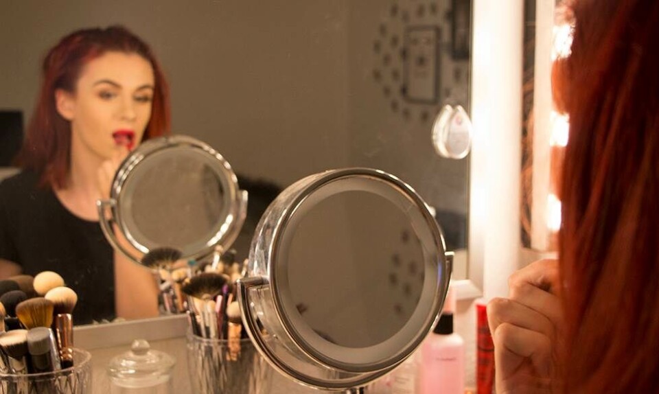 Emil på 22: ”Jeg er bare en makeup-junkie, som tilfældigvis også er en fyr”