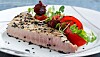 Sesamstegt tun & grøn tomatsalat