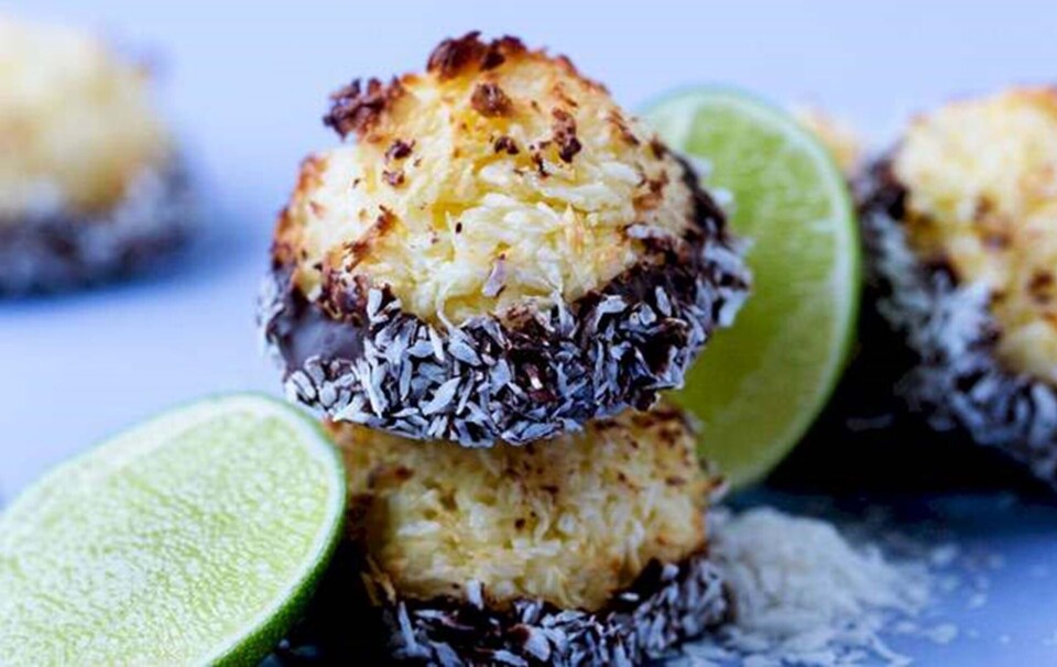 Kokosmakroner med lime og chokolade
