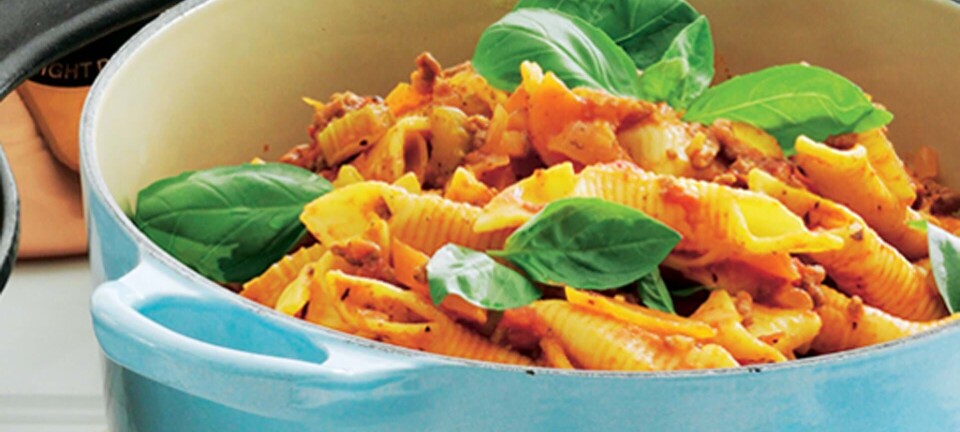 Pastagryde med oksekød og tomatsovs