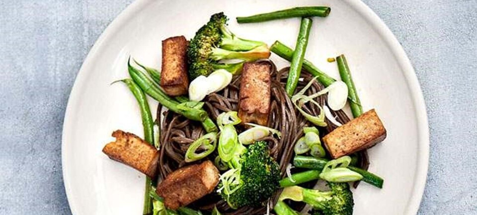 Stir fry med broccoli, bønner og tofu