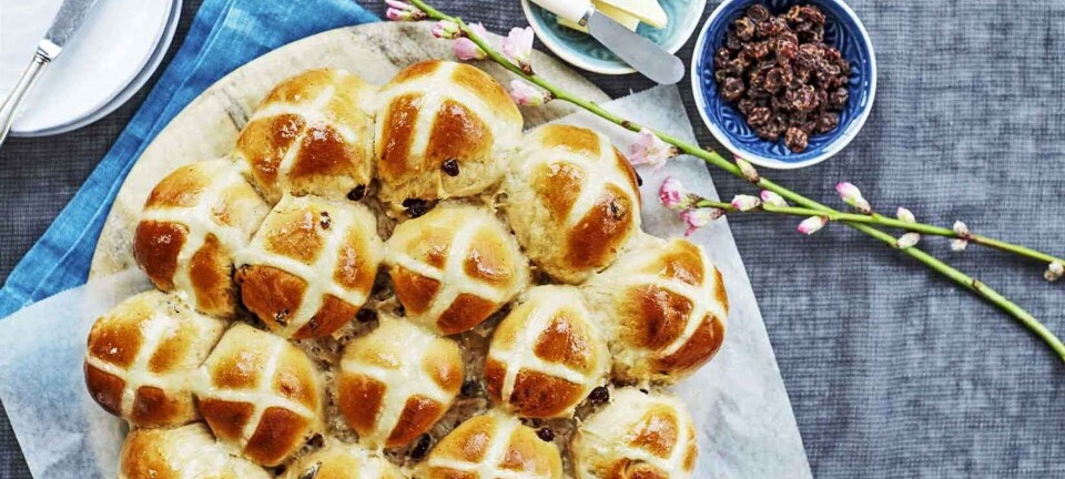 Engelske påskeboller: Hot cross buns