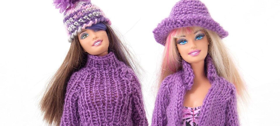 Hun fylder 65 år: Strik og hækl sødt tøj til Barbie