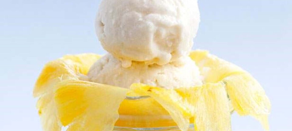 Isdessert: Is med kokos og ananas