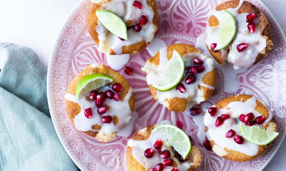 Muffins med rabarbercrumble