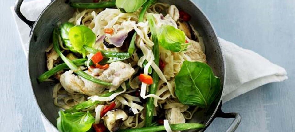 Nudler med kylling og shiitakesvampe