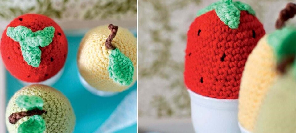 Fine hæklede æggevarmere formet som jordbær, citron og æble
