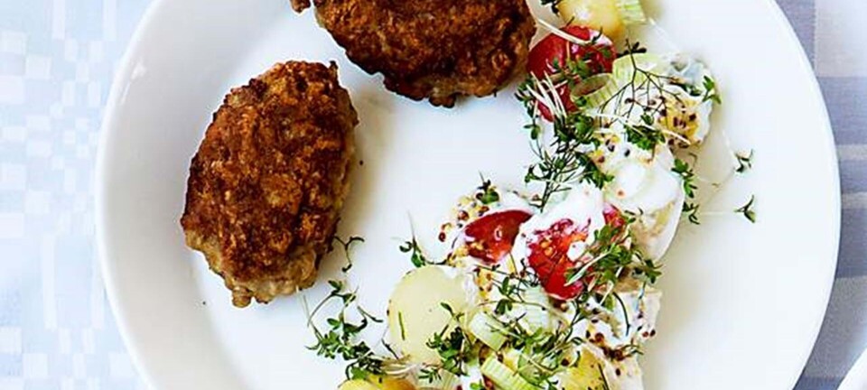 Frikadeller med sommerlig kartoffelsalat