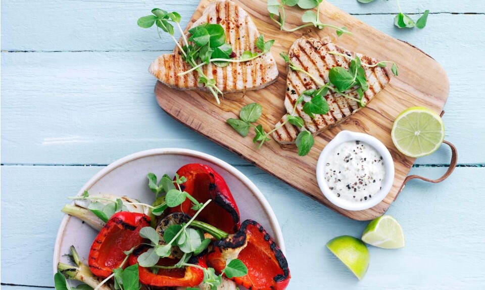 Grillet tun med fennikel og wasabi-ærtedip