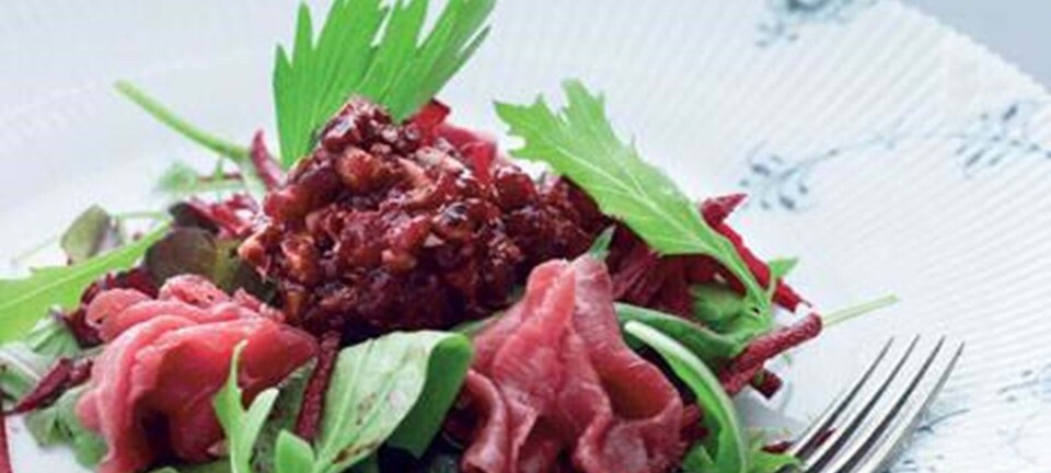 Røget vildt med rødbedepesto