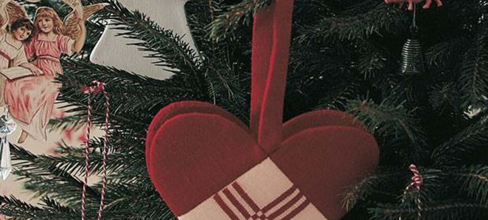 Julehjerte med korssting