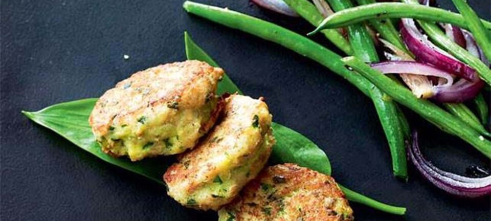 Fiskefrikadeller med bønner