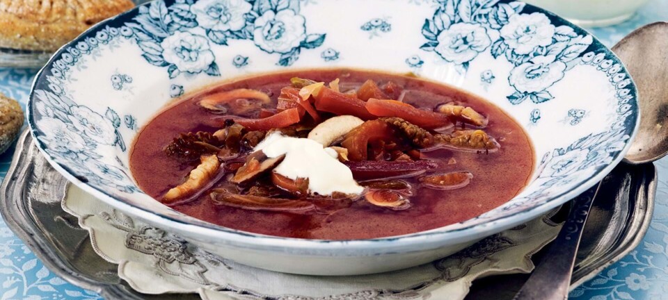 Rustik rødbedesuppe: Sådan laver du bortsjtj