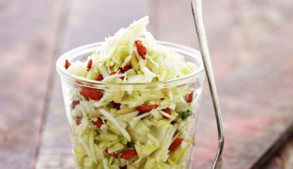 Opskrift på hvidkålssalat og grøn chutney