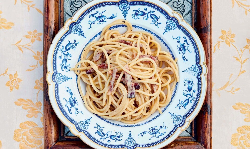 Pasta carbonara opskrift Jamie Oliver