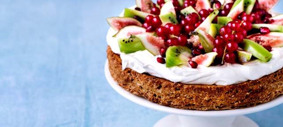 Sådan laver du en lækker nøddebund med frisk frugt