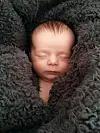 Isabella har levet 29 dage, og indtil nu har den lige pige klaret det godt. (Foto: Privat)