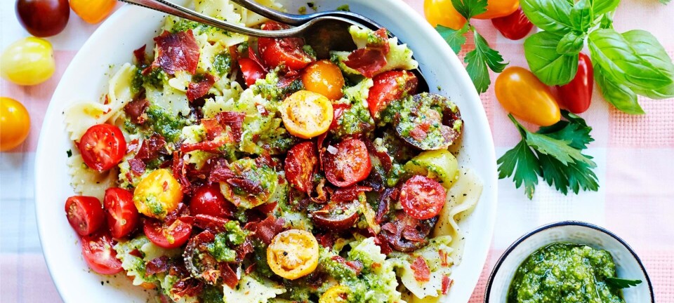 Pasta med tomat & valnøddepesto